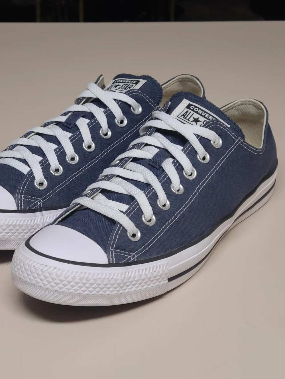 Converse Chuck Taylor All Star low top sneakers size 11 - Picture 1 of 9